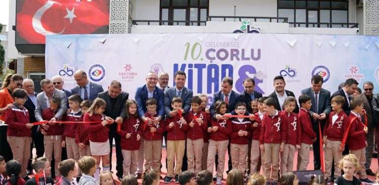 10. Çorlu Kitap ve Kırtasiye Fuarı Başladı
