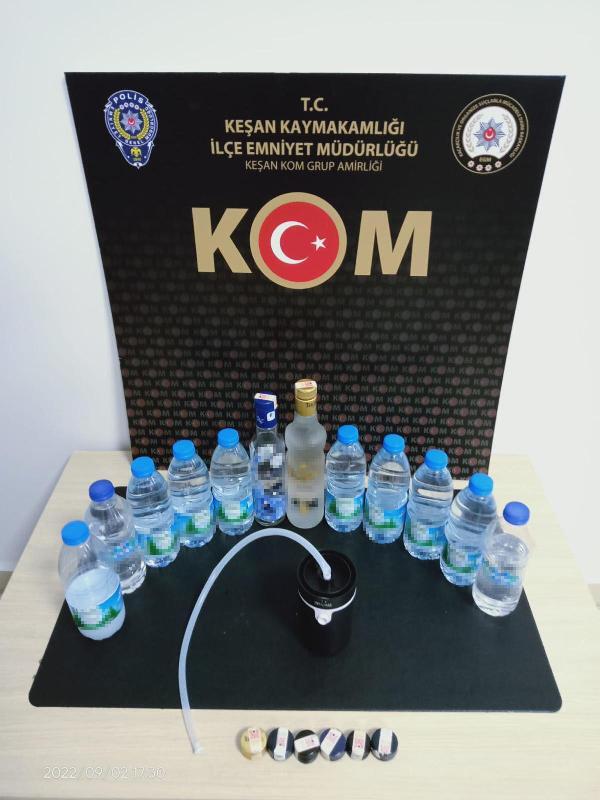Keşan’da 12 şişe sahte rakı ele geçirildi Keşan’da 12 şişe sahte rakı ele geçirildi