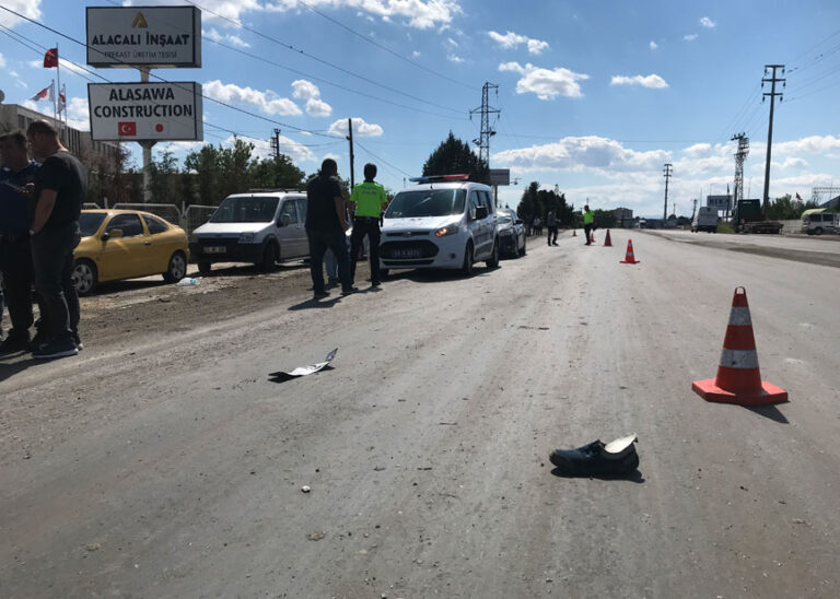 Otomobil Yayaya Çarptı: 1 Ağır Yaralı