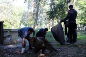 Türk, Yunan ve Bulgar gençler Edirne’de çevre temizliği yaptı