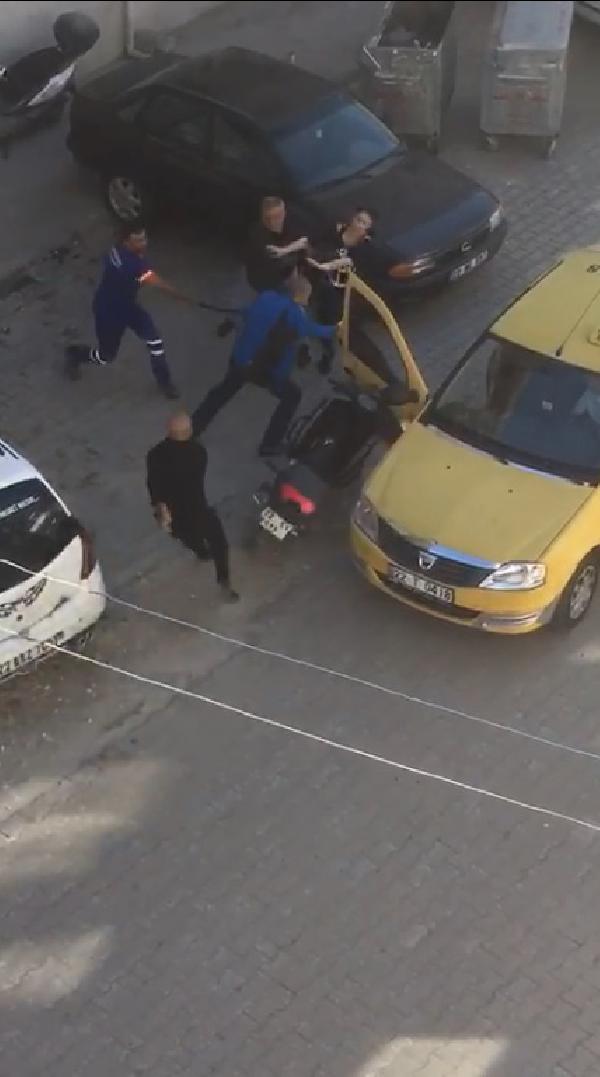 Boşanma aşamasındaki eşinin iş yerinde darbedildi; o anlar kamerada Boşanma aşamasındaki eşinin iş yerinde darbedildi; o anlar kamerada