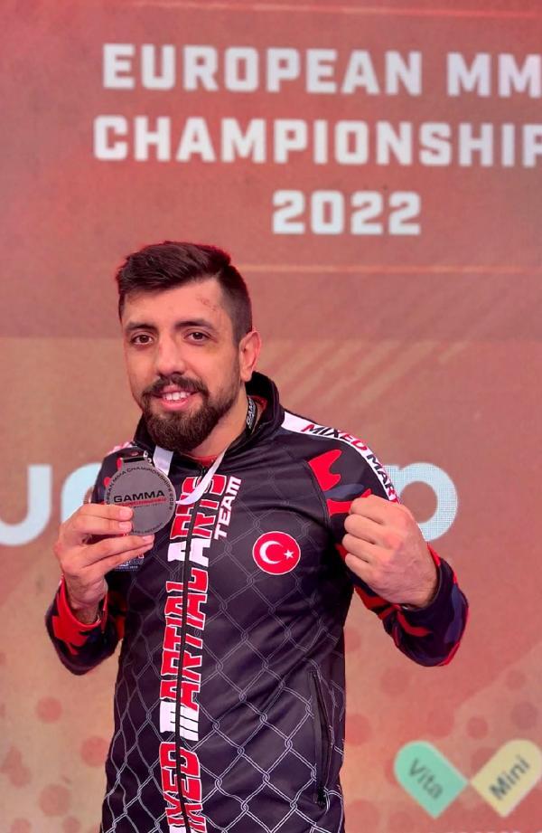 Milli Sporcu Şahbaz, altın madalyayı ‘sakatlık’ nedeniyle kaçırdı Milli Sporcu Şahbaz, altın madalyayı ‘sakatlık’ nedeniyle kaçırdı