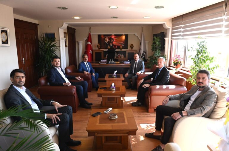 Başkan Yükselden göreve başlayan Kaymakam Mustafa Gülere ziyaret