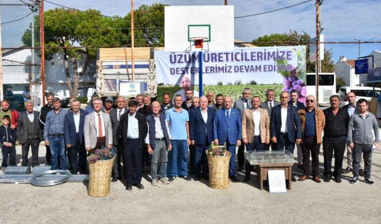 BÜYÜKŞEHİR BELEDİYESİNDEN ÜZÜM ÜRETİCİLERİNE DESTEK