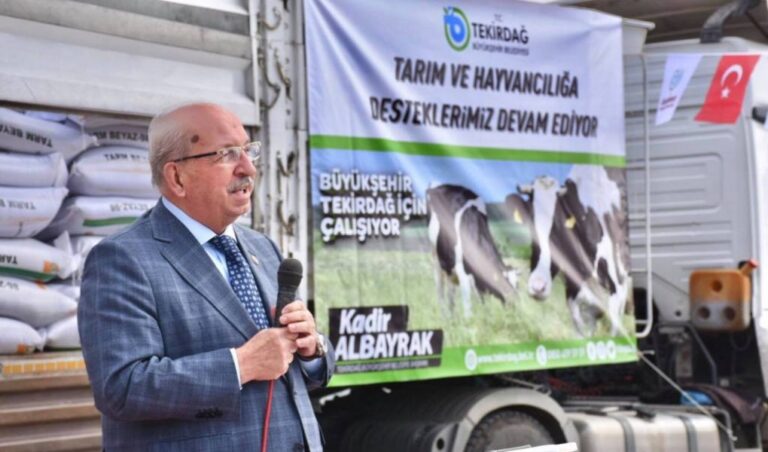 BÜYÜKŞEHİR, ÜRETİCİLERE YEM BİTKİSİ TOHUM DESTEĞİNİ SÜRDÜRÜYOR