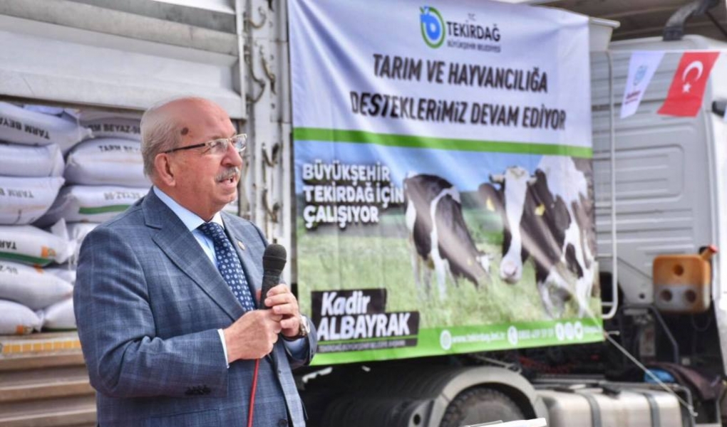BÜYÜKŞEHİR, ÜRETİCİLERE YEM BİTKİSİ TOHUM DESTEĞİNİ SÜRDÜRÜYOR BÜYÜKŞEHİR, ÜRETİCİLERE YEM BİTKİSİ TOHUM DESTEĞİNİ SÜRDÜRÜYOR