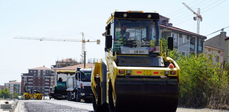 Özgün Sokak´ta Yol ve Asfalt Serim Çalışmaları Tamamlandı