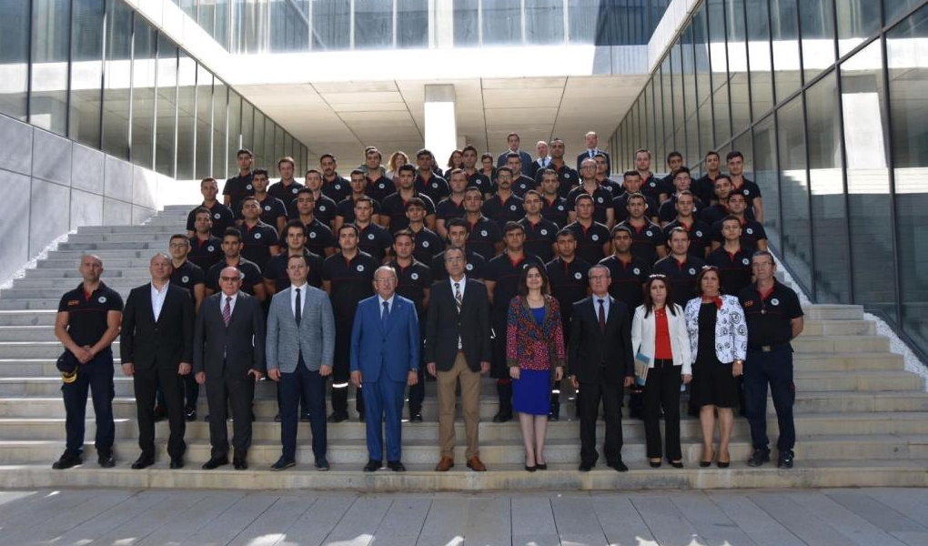 TEKİRDAĞ’DA GÖREVE BAŞLAYAN İTFAİYE ERLERİ YEMİN ETTİ TEKİRDAĞ’DA GÖREVE BAŞLAYAN İTFAİYE ERLERİ YEMİN ETTİ