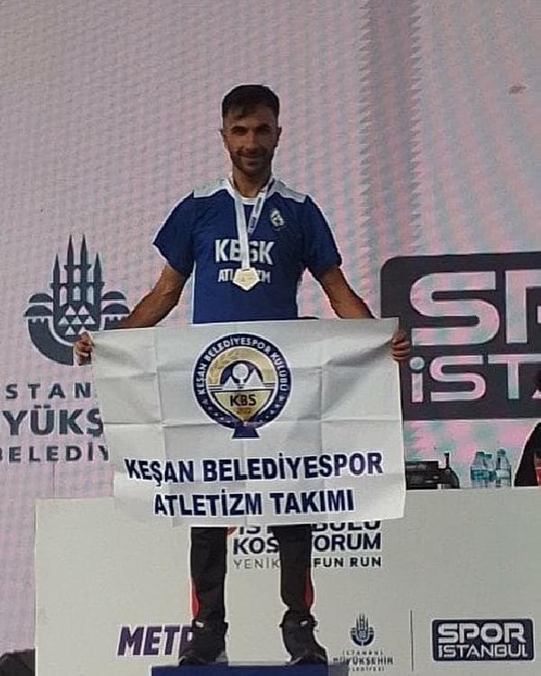 Keşanlı atlet, ‘İstanbul’u koşuyorum’ Avrupa etabında 1’inci oldu Keşanlı atlet, ‘İstanbul’u koşuyorum’ Avrupa etabında 1’inci oldu