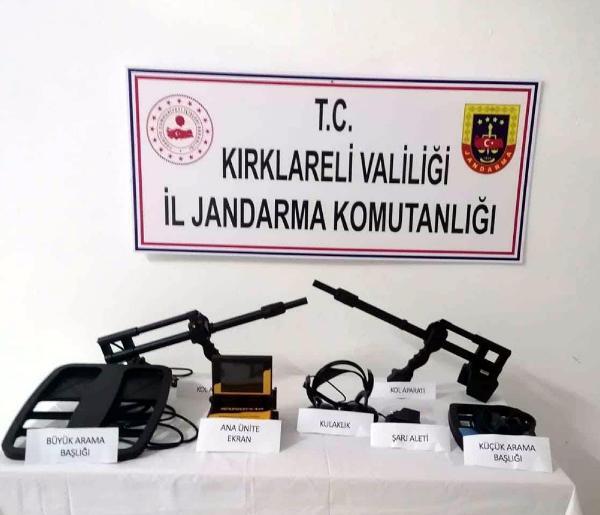 Kırklareli’de kaçak kazı yapan 13 kişi yakalandı Kırklareli’de kaçak kazı yapan 13 kişi yakalandı