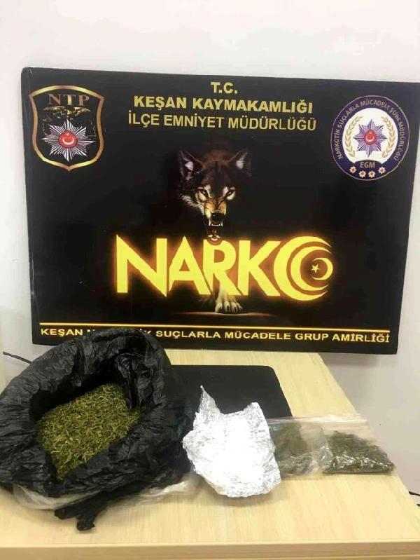 Edirne’de 128 gram esrar ele geçirildi; 1 gözaltı Edirne’de 128 gram esrar ele geçirildi; 1 gözaltı