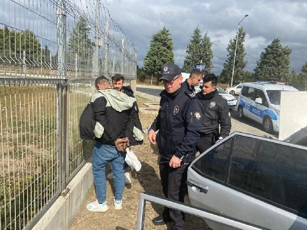 Polisten Kaçtı, Kaza Yaptı, Araçtan Uyuşturucu Çıktı!