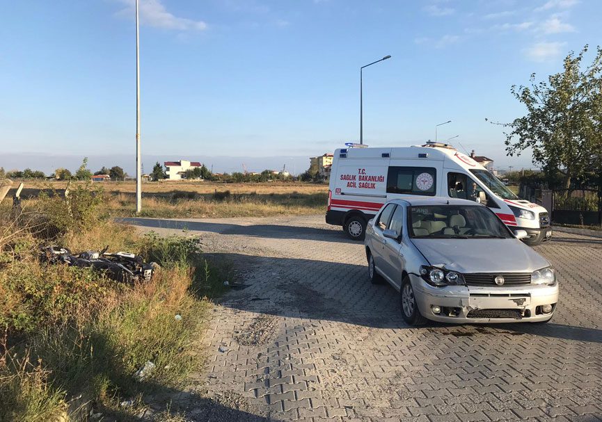 Otomobil İle Motosiklet Çarpıştı: 1 Yaralı! Otomobil İle Motosiklet Çarpıştı: 1 Yaralı!