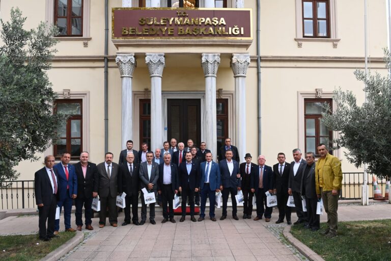 Başkan Yüksel Muhtarlar Gününde mahalle muhtarlarını ağırladı