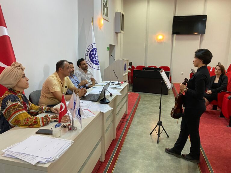 Belediye Konservatuarı mezunu 45 öğrenci NKÜ onaylı diplomalarını almaya hak kazandı