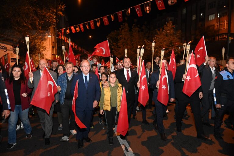 Cumhuriyet Bayramı coşkusu Hande Ünsal konseri ile taçlandı