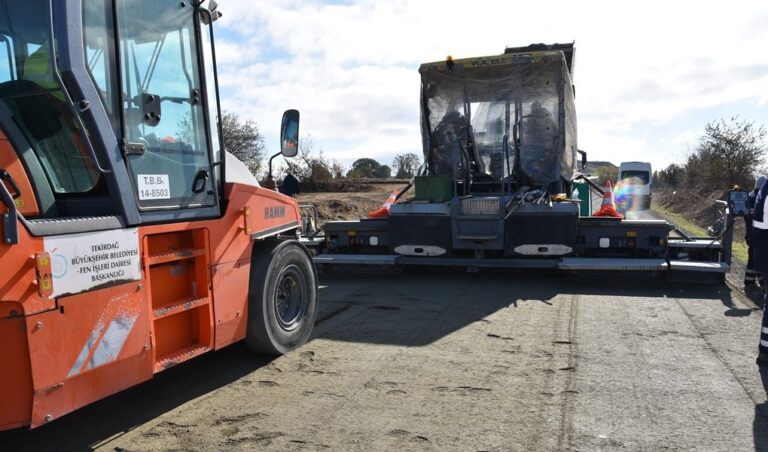 HEMİT- YILANLI VE YAYLAGÖNE MAHALLELERİNDE SSB BETON YOL SERİM ÇALIŞMALARI TAMAMLANDI