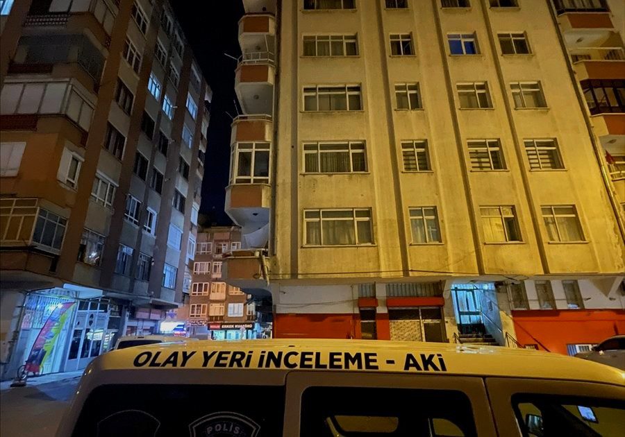 Camdan Düşen Çocuk Ağır Yaralandı! Camdan Düşen Çocuk Ağır Yaralandı!