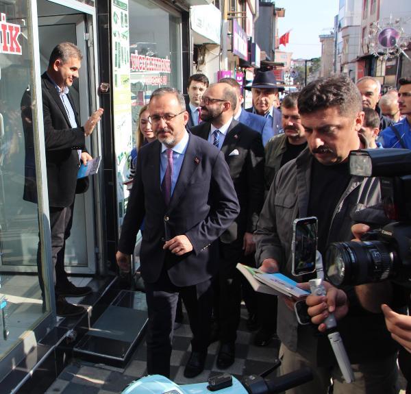 Bakan Kasapoğlu: 'Türkiye Yüzyılı'na gençler damga vuracak (2) Bakan Kasapoğlu: 'Türkiye Yüzyılı'na gençler damga vuracak (2)