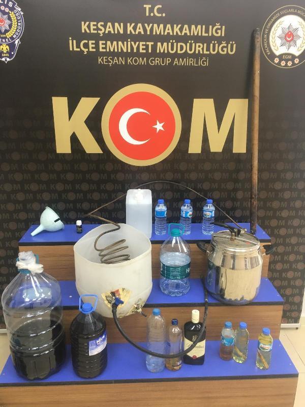 Keşan’da 30 litre sahte içki ele geçirildi Keşan’da 30 litre sahte içki ele geçirildi