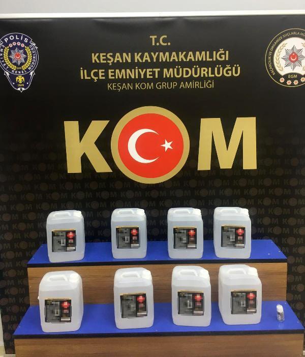 Şüphe üzerine durdurulan araçta 40 litre etil alkol ele geçirildi Şüphe üzerine durdurulan araçta 40 litre etil alkol ele geçirildi