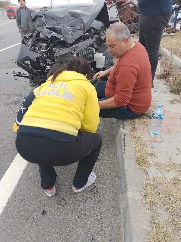 Enez Belediye Başkanı Günenç, trafik kazasında yaralandı Enez Belediye Başkanı Günenç, trafik kazasında yaralandı