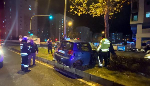 İşçi Servisine ve Ağaca Çarptı: 1 Ağır Yaralı!