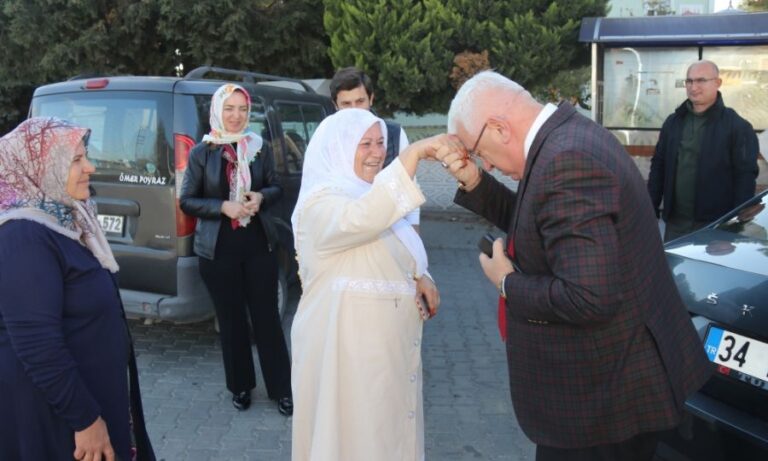 Ergene Belediye Başkanı Rasim Yüksel Umrecileri Dualarla Uğurladı