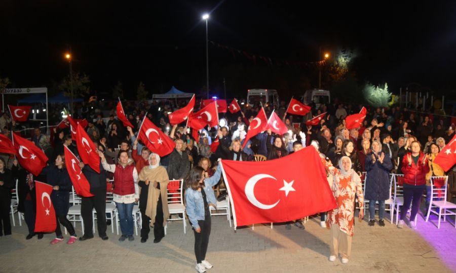 Ergene Belediyesi Pancar ve Pekmez Festivali Şenlik Havasında Geçti Ergene Belediyesi Pancar ve Pekmez Festivali Şenlik Havasında Geçti