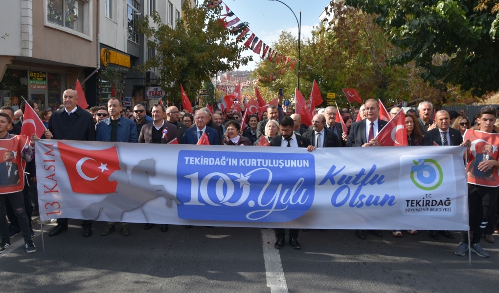 KURTULUŞ BAYRAMI KORTEJİNDE 100. YIL COŞKUSU DORUĞA ULAŞTI KURTULUŞ BAYRAMI KORTEJİNDE 100. YIL COŞKUSU DORUĞA ULAŞTI