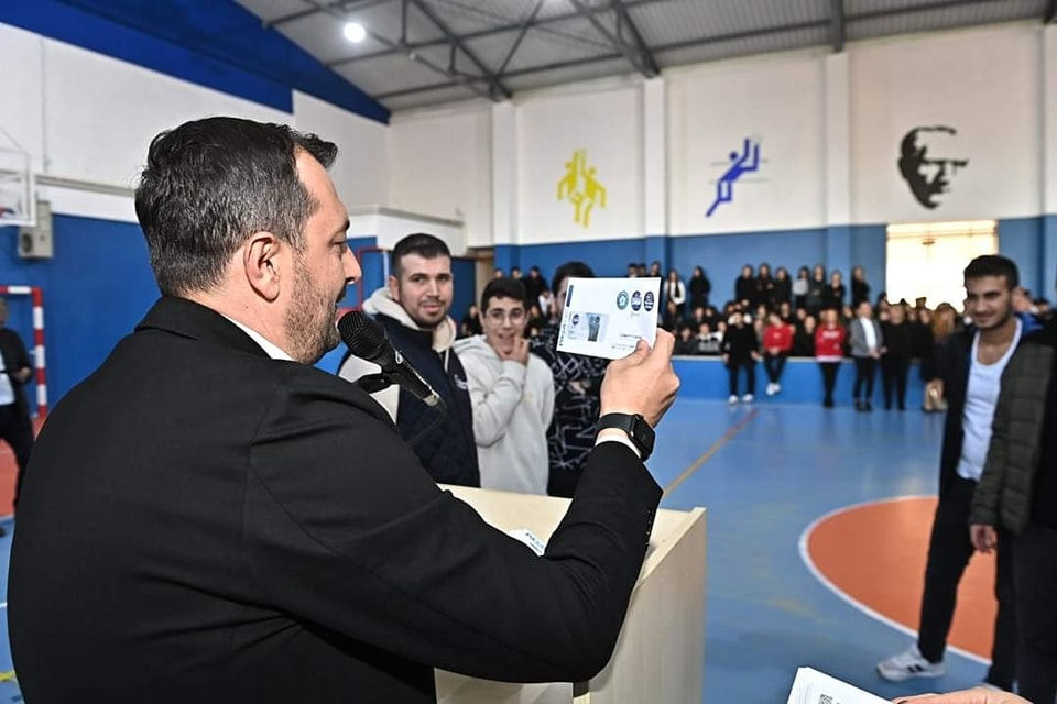 Lise son sınıf öğrencilerine Paşa Kart desteği Lise son sınıf öğrencilerine Paşa Kart desteği