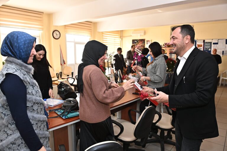 Süleymanpaşa Belediyesinden öğretmenlere 24 Kasım sürprizi