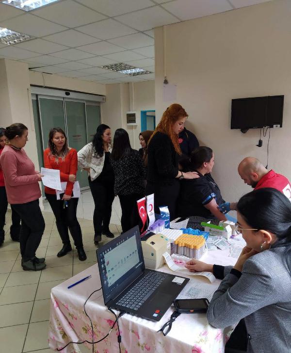 Lüleburgaz’da sağlık çalışanları kök hücre bağışında bulundu Lüleburgaz’da sağlık çalışanları kök hücre bağışında bulundu
