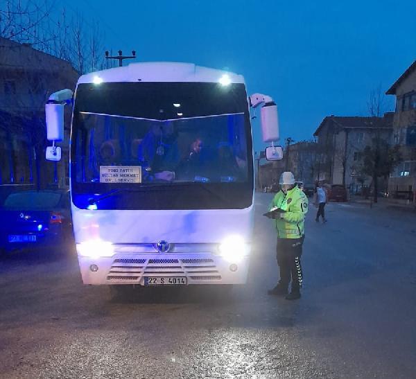 Keşan’da polisten kış lastiği denetimi Keşan’da polisten kış lastiği denetimi