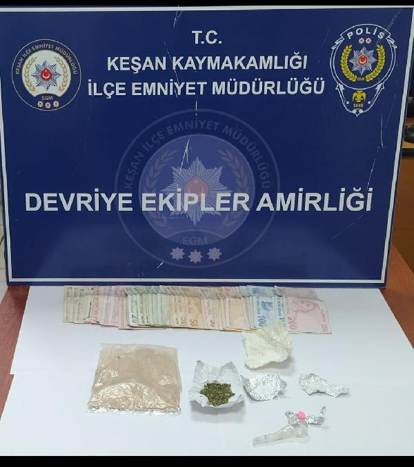 Keşan’da üzerinde uyuşturucuyla yakalanan şüpheliye gözaltı Keşan’da üzerinde uyuşturucuyla yakalanan şüpheliye gözaltı