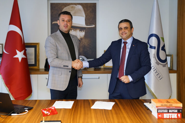 Başkan Sarıkurt´tan Çalışanlara Yeni Yıl Müjdesi