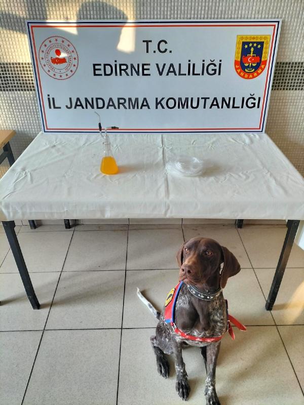 Edirne’de 100 gram metamfetamin ele geçirildi; 2 gözaltı Edirne’de 100 gram metamfetamin ele geçirildi; 2 gözaltı