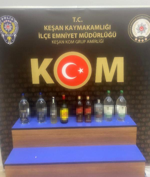 Edirne’de bir işyerinde 9 şişe kaçak içki ele geçirildi Edirne’de bir işyerinde 9 şişe kaçak içki ele geçirildi