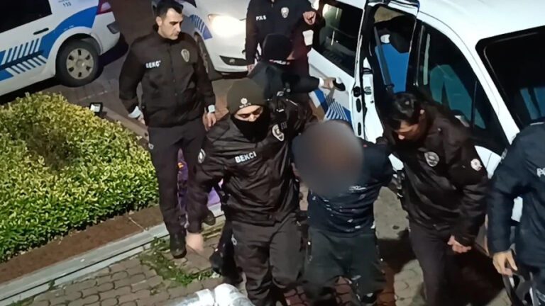 Ekip Otosunda Polise Saldırdı: Gözaltına Alındı!
