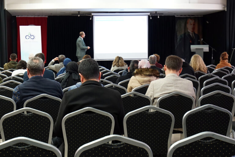 İklim Değişikliği ve Etkileri Konulu Seminer Düzenlendi