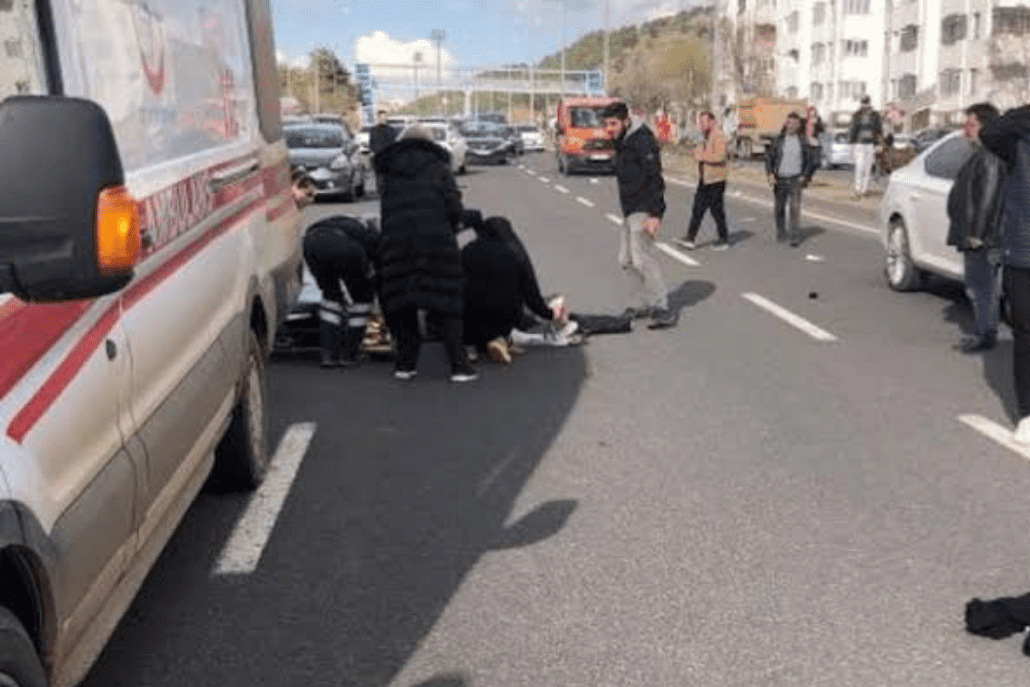 Üniversiteli Hülya’ya Otomobil Çarptı: 1 Ölü! Üniversiteli Hülya’ya Otomobil Çarptı: 1 Ölü!