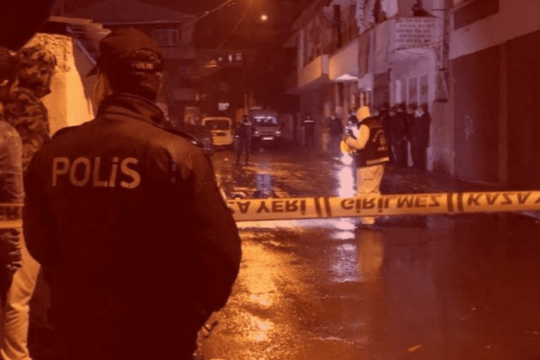Bunalıma Giren Genç Kendini Doğalgaz Borusuna Asarak Etti!