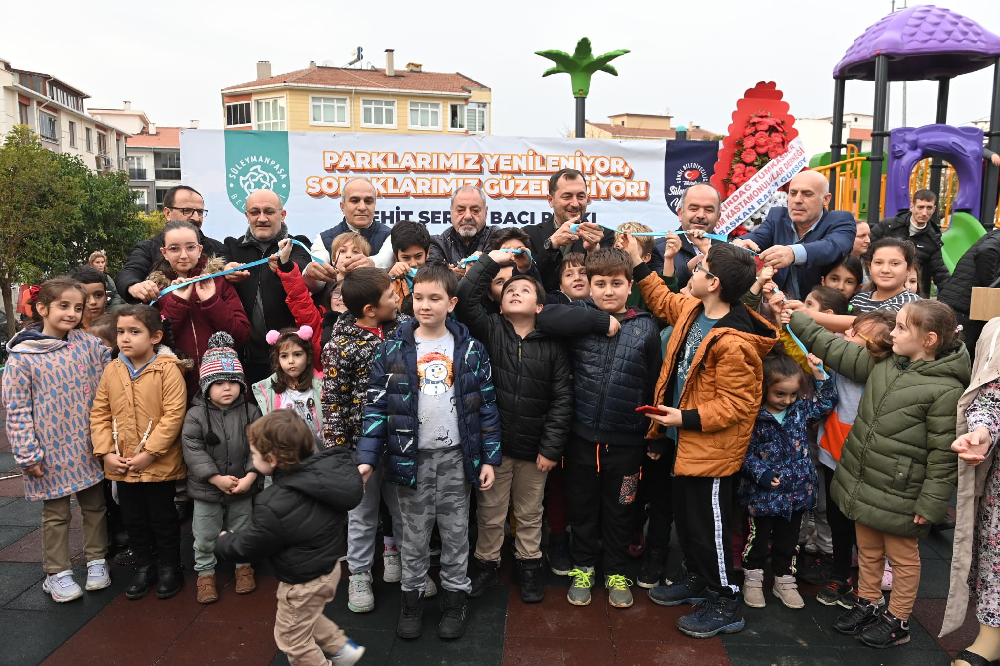 Şehit Şerife Bacı ve Genç Osman Parkları tamamen yenilendi Şehit Şerife Bacı ve Genç Osman Parkları tamamen yenilendi