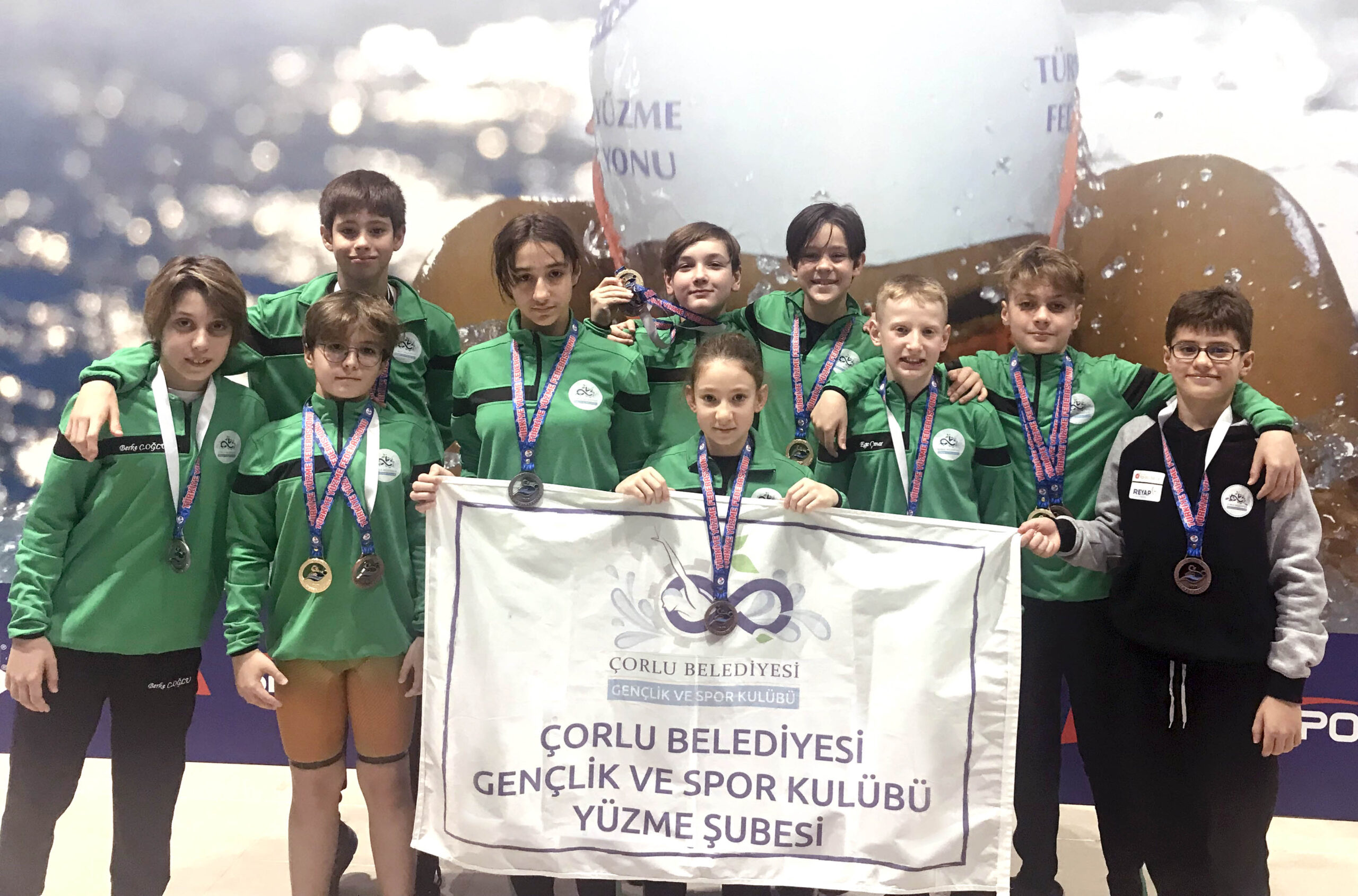 Yüzücülerimizden Büyük Başarı Yüzücülerimizden Büyük Başarı