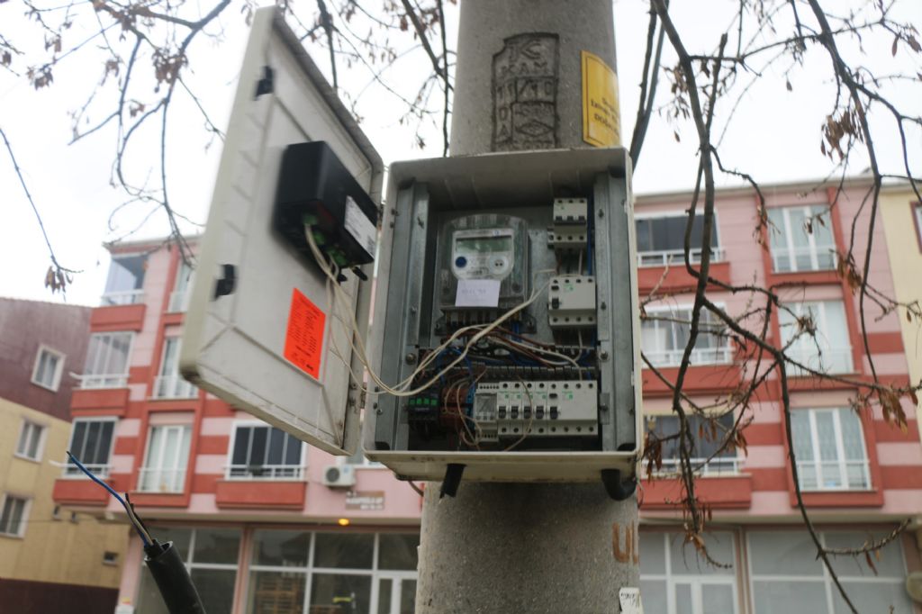 Hırsızlar Şimdi de Çocuk Parklarını Hedef Aldı! Hırsızlar Şimdi de Çocuk Parklarını Hedef Aldı!