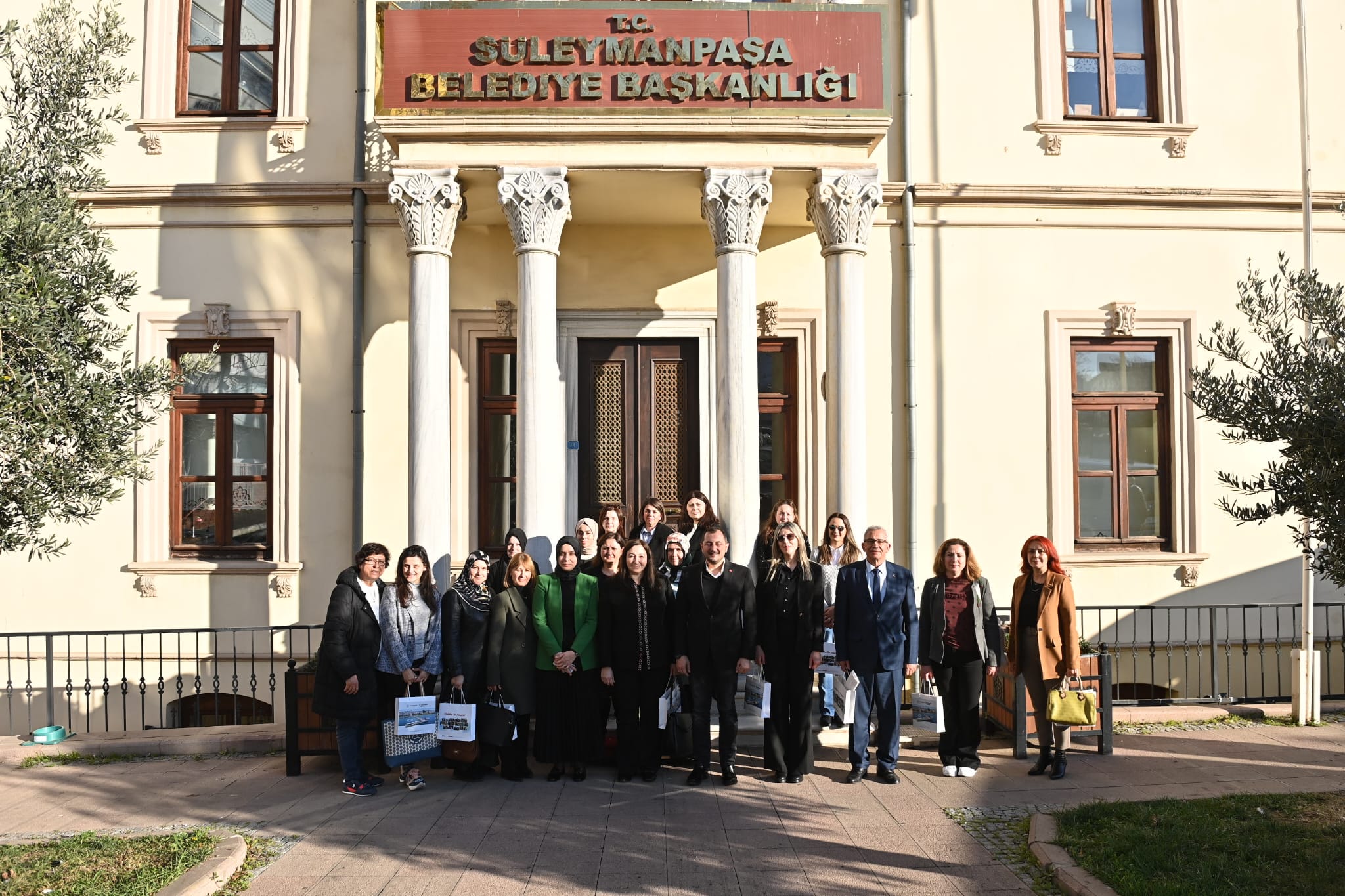 Başkan Yüksel İskeçe Türk Birliği üyesi hanımları ağırladı Başkan Yüksel İskeçe Türk Birliği üyesi hanımları ağırladı