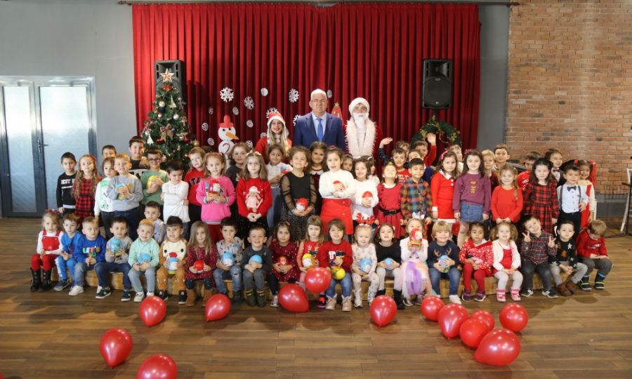 Beren Bebek Çocuk Oyun Evindeki Küçükler Yılbaşı Programında Doyasıya Eğlendi Beren Bebek Çocuk Oyun Evindeki Küçükler Yılbaşı Programında Doyasıya Eğlendi