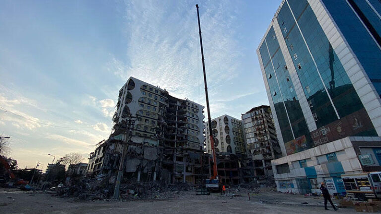 Diyarbakır’da hasarlı yapıların yıkım işlemlerinin durdurulmasına karar verildi | Kahramanmaraş, Gaziantep, Şanlıurfa, Diyarbakır, Adana, Adıyaman, Osmaniye, Hatay, Kilis, Malatya