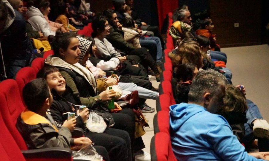 Ergene’de Çocuklar Ara Tatilde Sinema Keyfi Yaşadılar Ergene’de Çocuklar Ara Tatilde Sinema Keyfi Yaşadılar