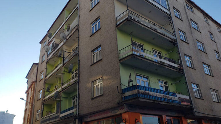 Karakoçan’da depremden ağır hasar gören 11 bina boşaltıldı | Kahramanmaraş, Gaziantep, Şanlıurfa, Diyarbakır, Adana, Adıyaman, Osmaniye, Hatay, Kilis, Malatya